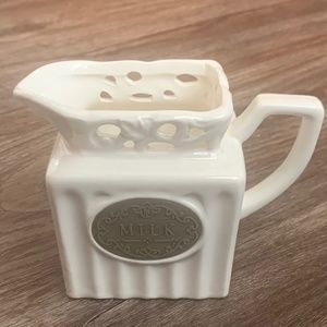 THL “Milk” Creamer